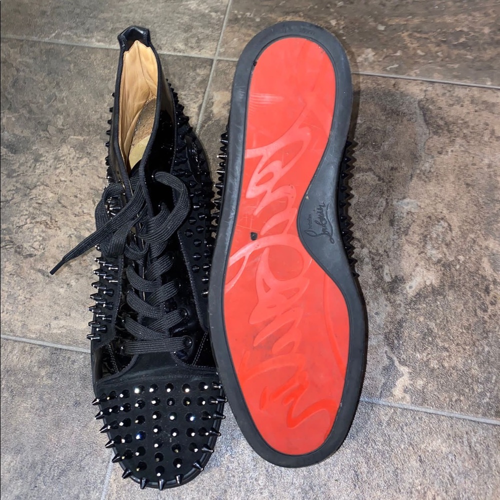 Very good shape. Worn twice